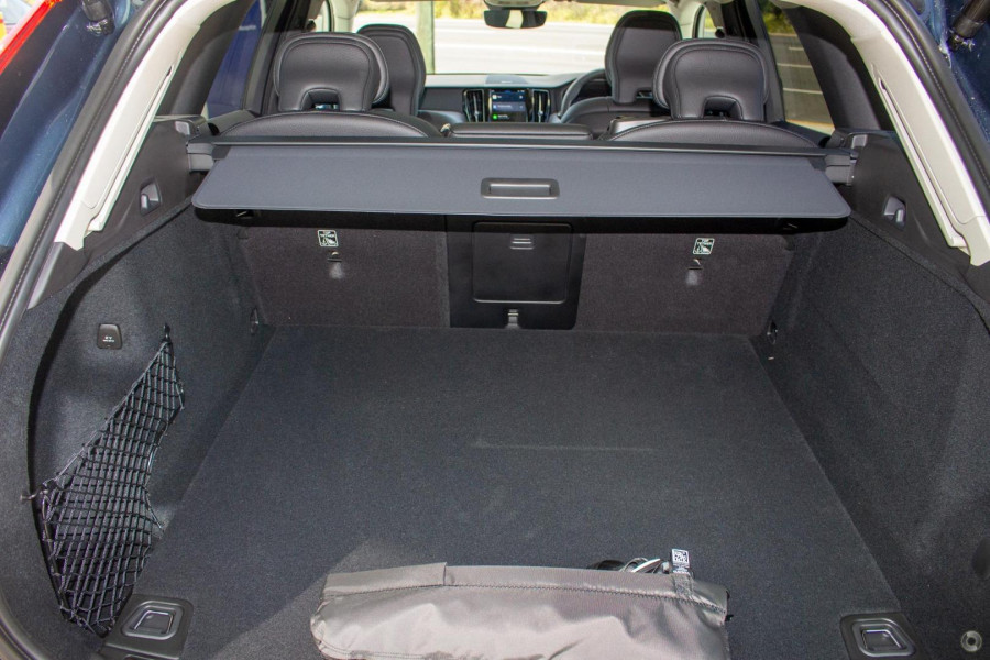 2024 MY25 Volvo XC60 UZ Plus B5 SUV Image 9