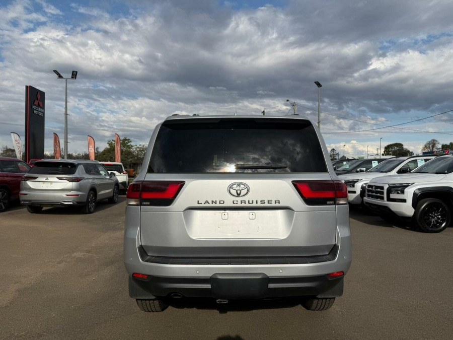 2023 Toyota LandCruiser FJA300R GXL SUV Image 6