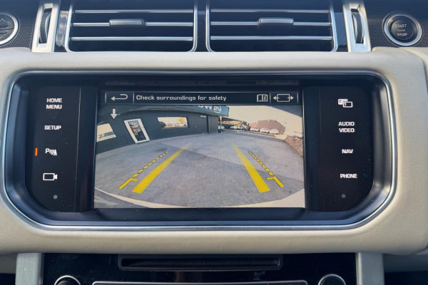 2014 MY14.5 Land Rover Range Rover L405 SDV8 Vogue SE SUV Image 15