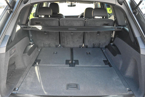 2026 Audi Q7 4M TDI 210kW S line SUV image 11