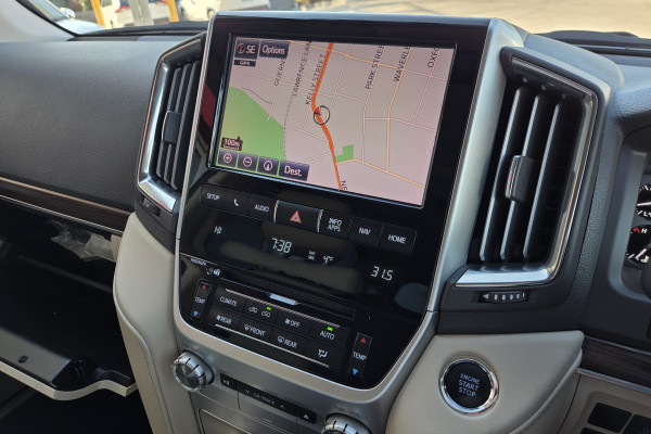 2019 Toyota LandCruiser VDJ200R VX SUV Image 24