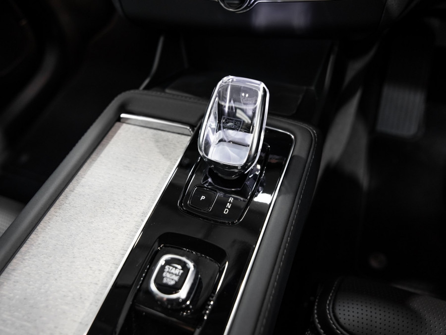 2026 Volvo XC90 L Series Ultra B5 Bright SUV Image 13
