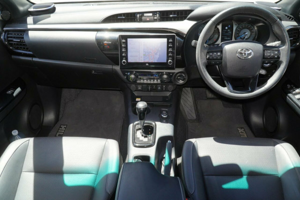 2024 Toyota HiLux GUN126R Rogue 48V Ute Image 5
