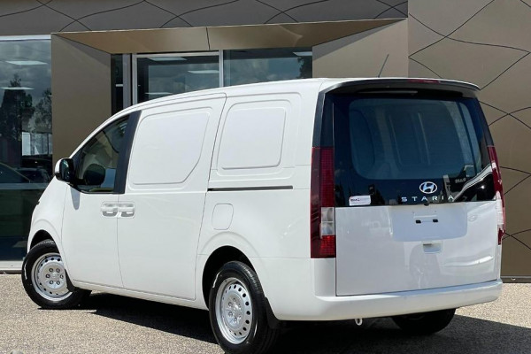 2025 Hyundai Staria US4.V3 Hatch Image 5