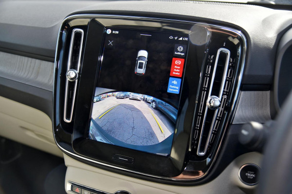 2025 MY26 Volvo XC40 XZ Plus B4 SUV Image 21