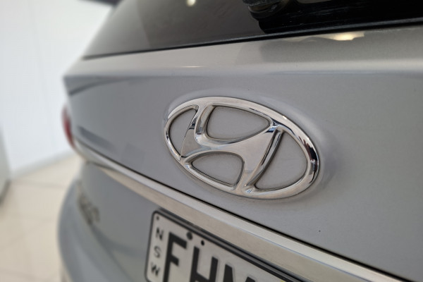 2018 Hyundai Santa Fe DM5 Series II Highlander SUV Image 24