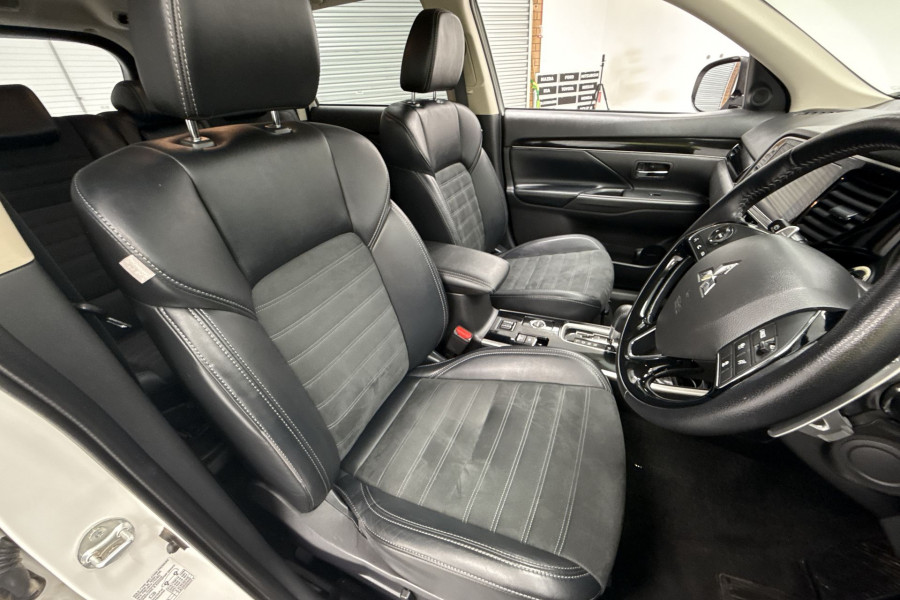 2019 Mitsubishi Outlander ZL LS SUV Image 20