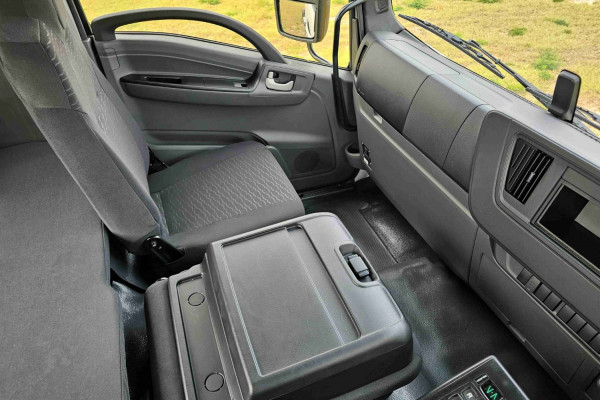 2025 Isuzu FYJ 320-355 AT R67 Cab Chassis Image 12