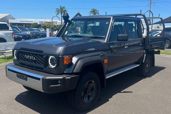 2024 MYon Toyota LandCruiser GDJL79R (Cab Chassis) GXL Double-Cab Cab-Chassis Image 3