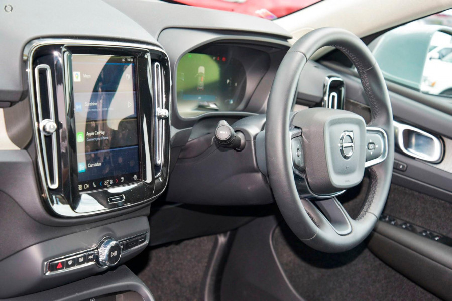 2024 MY25 Volvo XC40 XZ Ultra B4 Bright SUV Image 14
