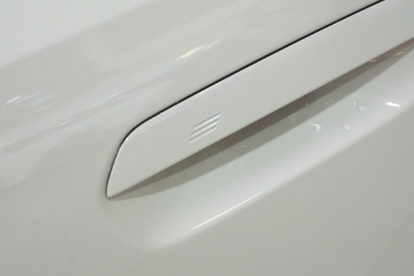 2025 BMW X3 G45 30e xDrive SUV image 7