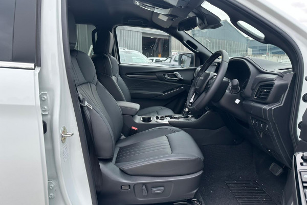 2026 MY25.5 Isuzu MU-X RJ LS-T SUV Image 8