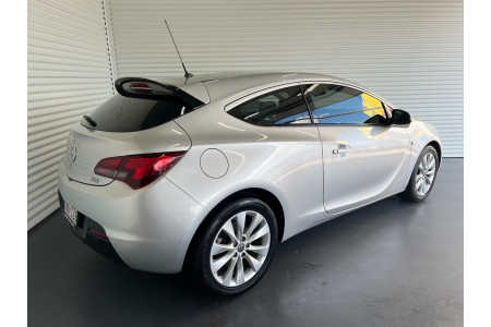 2012 Opel Astra AS GTC Hatch Image 2