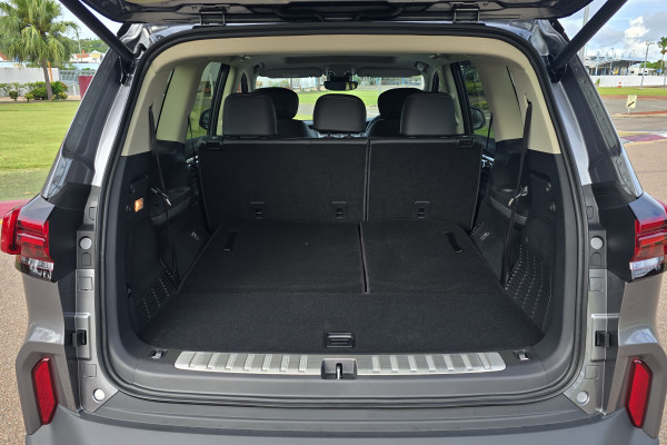 2026 MY25 LDV D90 SV9A Executive SUV Image 11