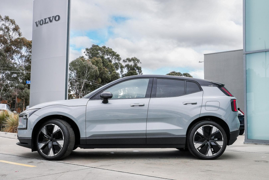 2024 MY25 Volvo EX30  Twin Motor Performance Ultra SUV Image 18
