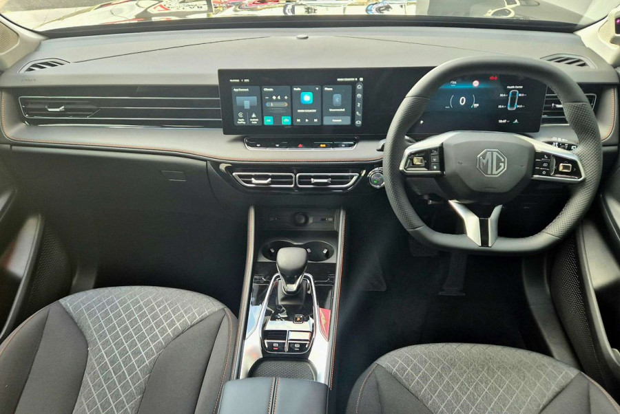 2024 MY24.5 MG HS AS33 Vibe SUV Image 18