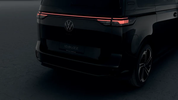 2025 Volkswagen ID. Buzz EB GTX People Mover image 5