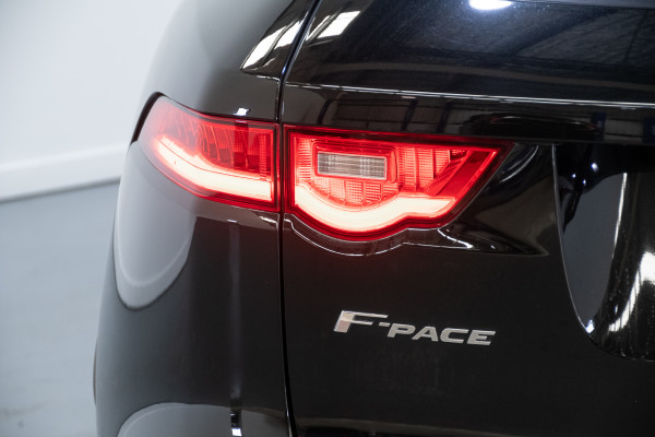 2019 Jaguar F-PACE 25t R-Sport SUV image 11