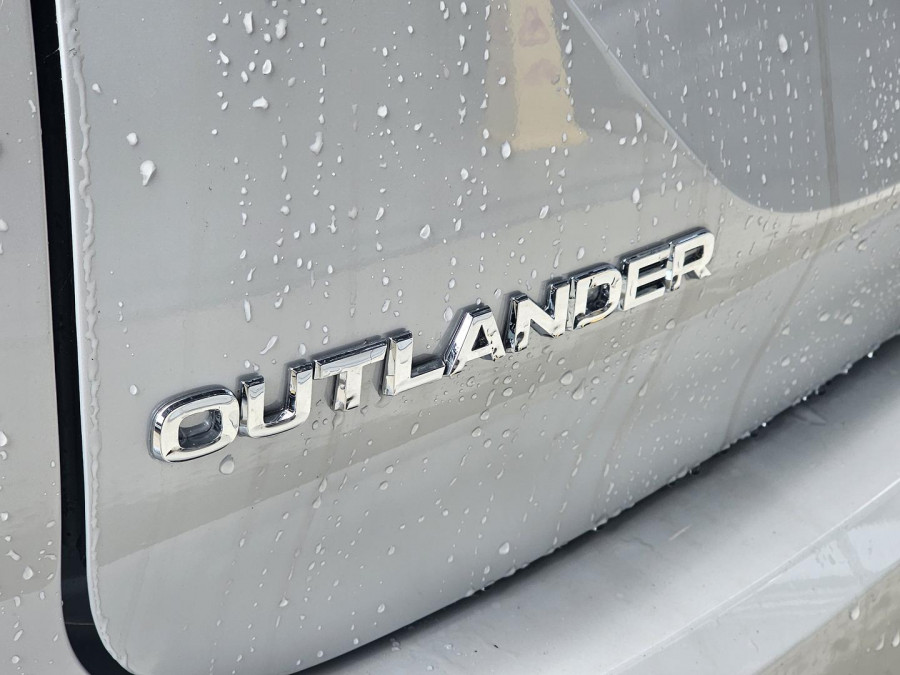 2025 Mitsubishi Outlander ZM Exceed SUV Image 5