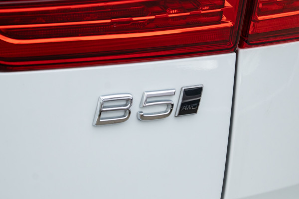 2022 Volvo XC60 UZ B5 Momentum SUV image 25