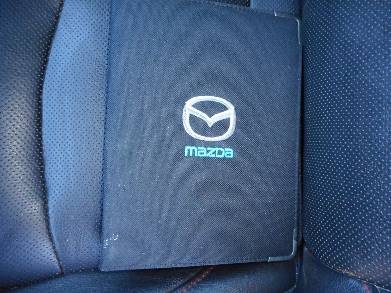 2015 Mazda 3 Hatchback Image 21