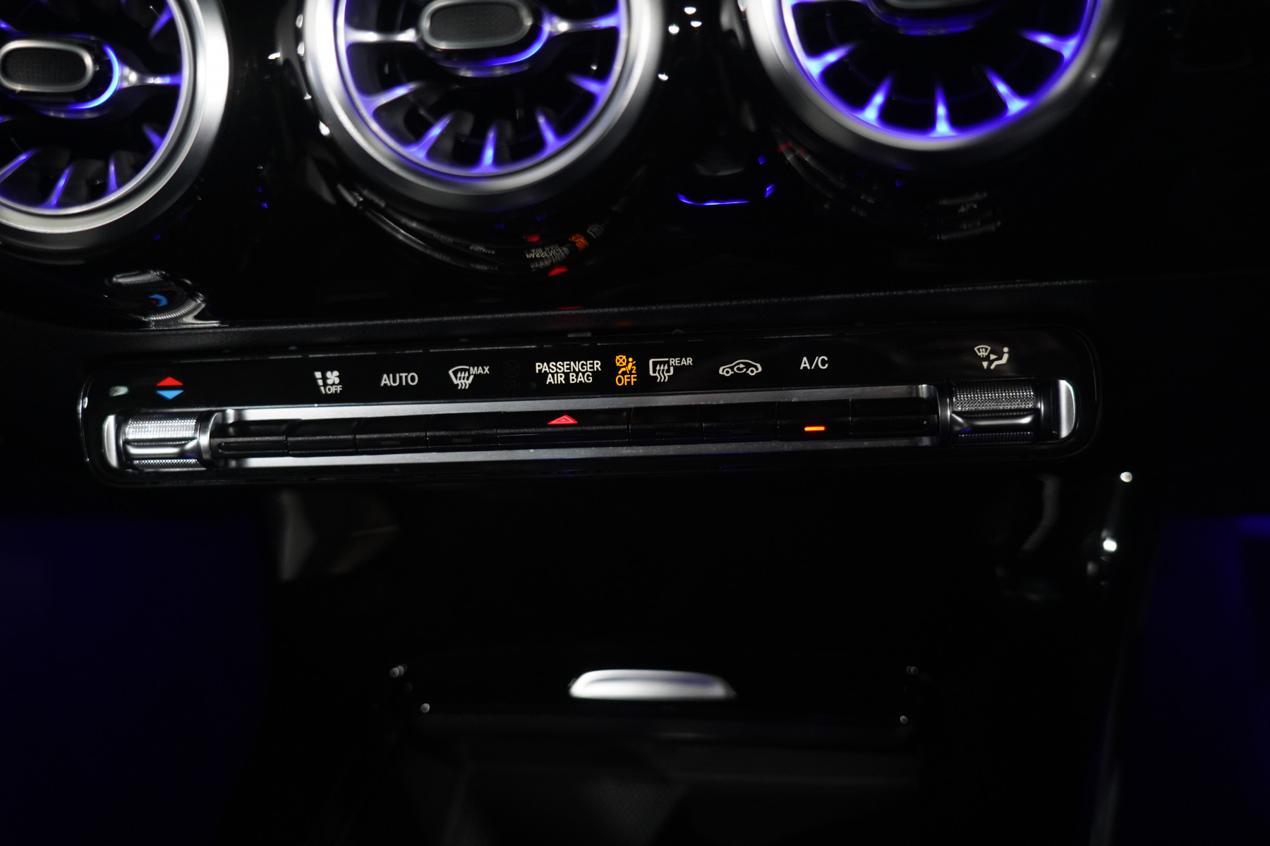 2022 Mercedes-Benz Cla 200 Coupe Image 17