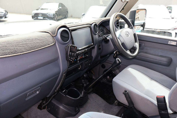2017 Toyota LandCruiser VDJ76R GXL Dual Cab Chassis Image 13