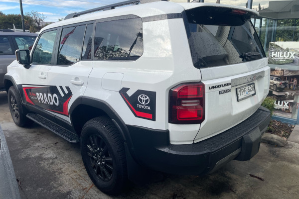2024 Toyota LandCruiser Prado GDJ251R GXL SUV Image 2
