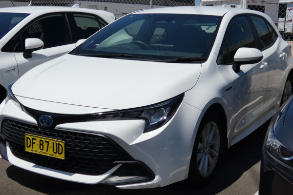 2022 Toyota Corolla ZWE211R ASCENT SPORT HYBRID Hatch Image 2