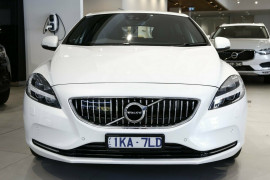 2017 Volvo V40 M Series D4 Inscription Hatchback
