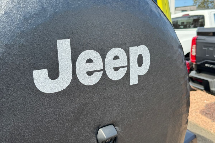 2023 Jeep Wrangler JL Rubicon SUV Image 17