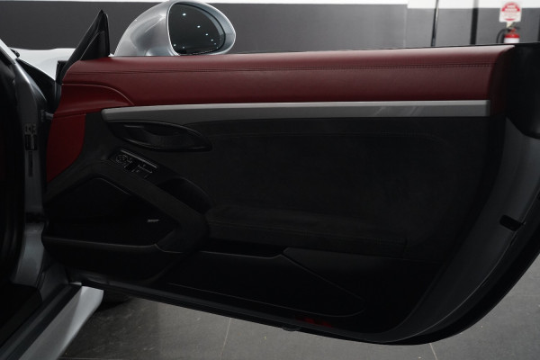 2016 Porsche Boxster Spyder Convertible Image 39
