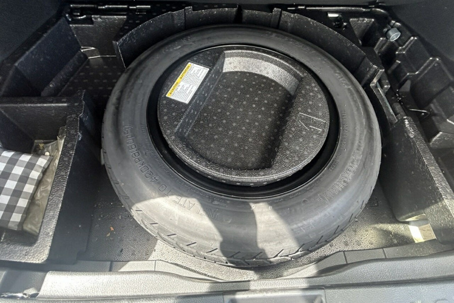 2018 Toyota C-HR NGX10R  SUV Image 7