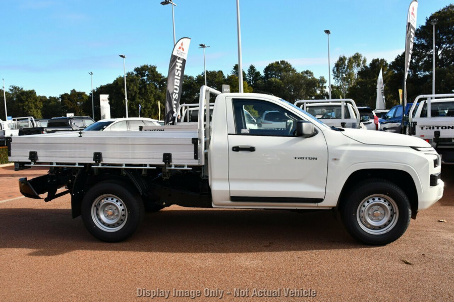 2026 Mitsubishi Triton MV  GLX Cab Chassis Image 14