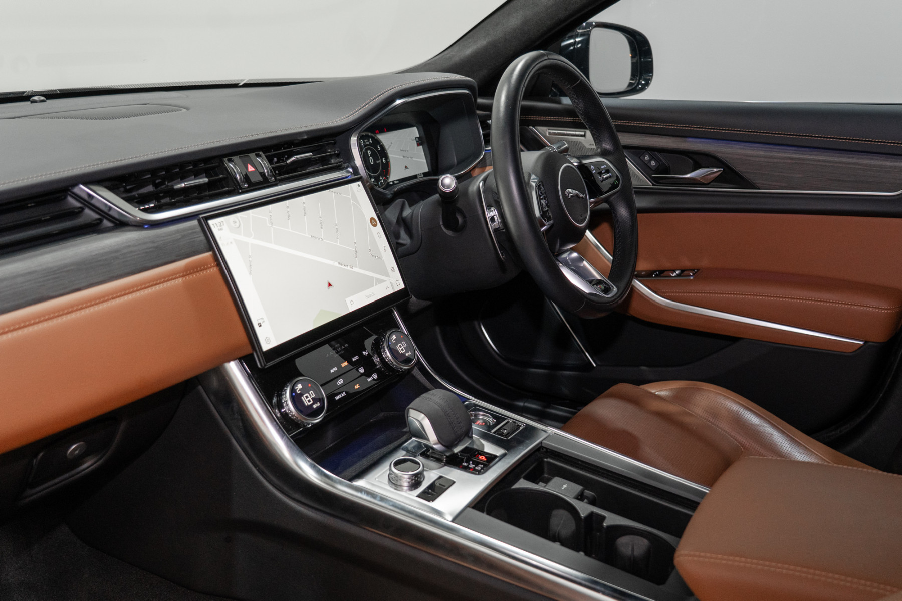 2022 Jaguar Xf P300 R-Dynamic Hse (221kw) Sedan Image 21