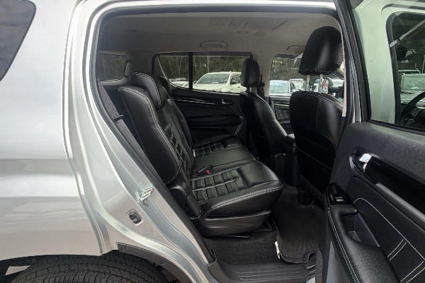 2021 Isuzu MU-X RJ LS-T SUV Image 18