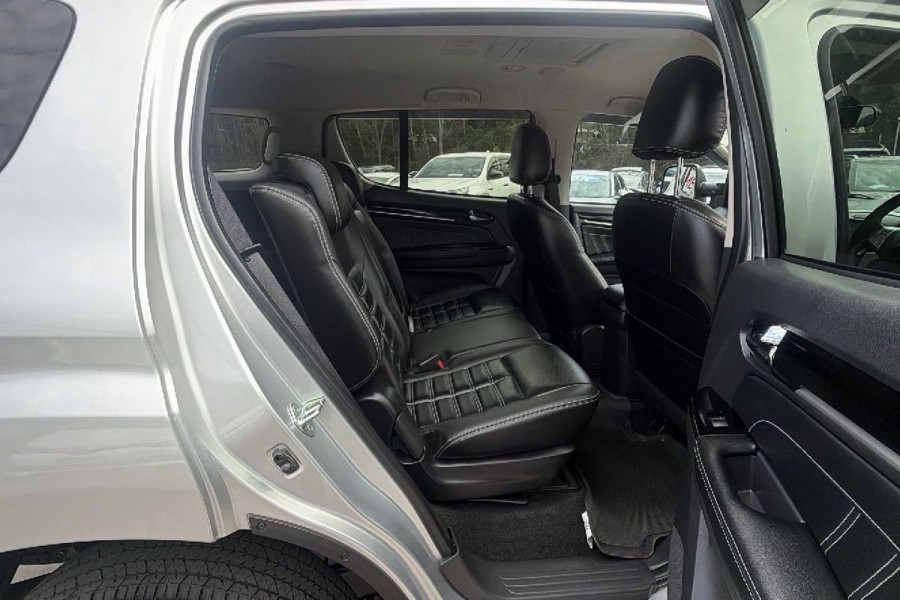 2021 Isuzu MU-X RJ LS-T SUV Image 18