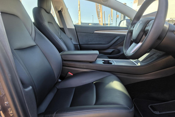 2021 Tesla Model 3  Long Range Sedan Image 18