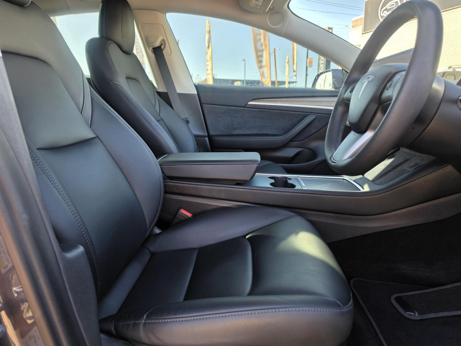 2021 Tesla Model 3  Long Range Sedan Image 18
