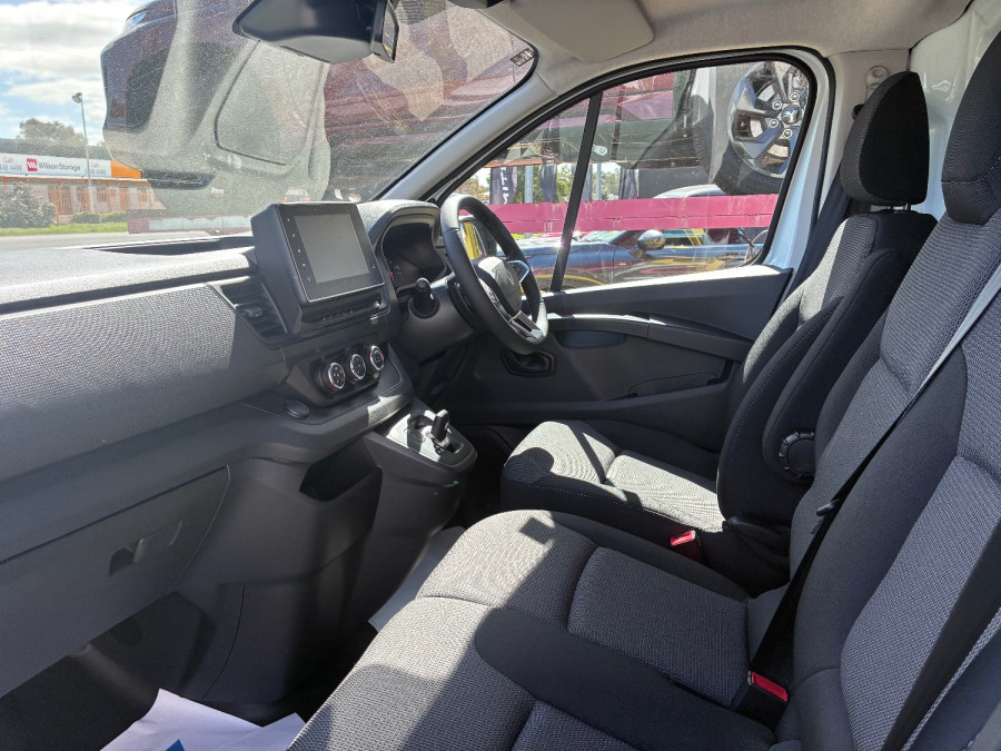 2026 Renault Trafic X82 Pro Van Image 13
