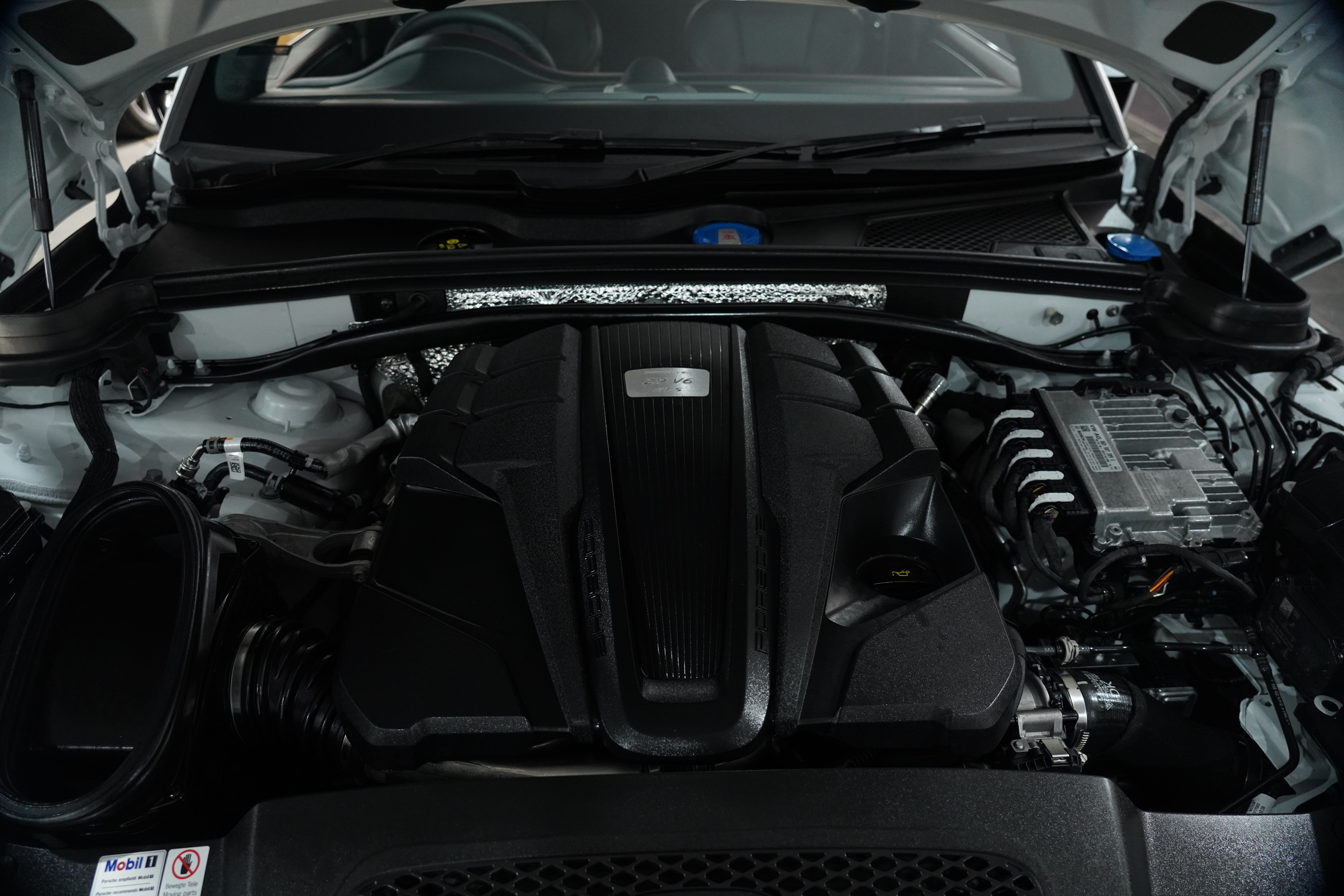 2022 Porsche Macan GTS SUV Image 22