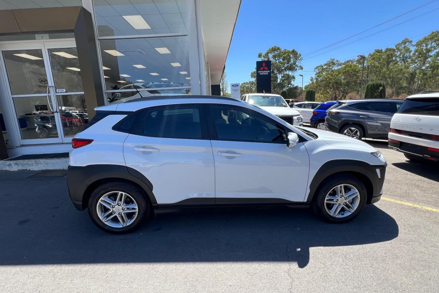 2020 Hyundai KONA OS.3 Active SUV Image 9