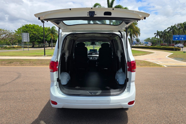 2026 MY25 LDV G10 SV7C + Van Image 12