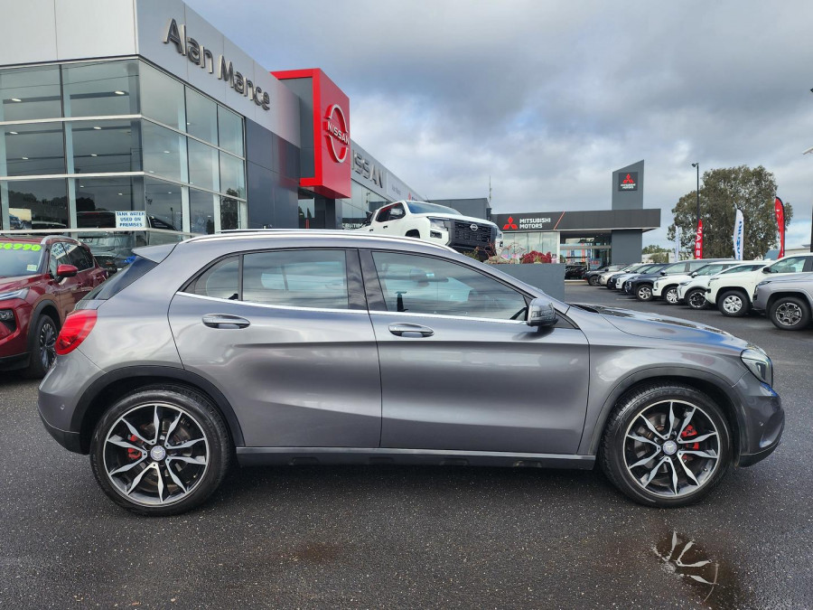 2015 Mercedes-Benz GLA-Class X156 GLA250 SUV Image 8