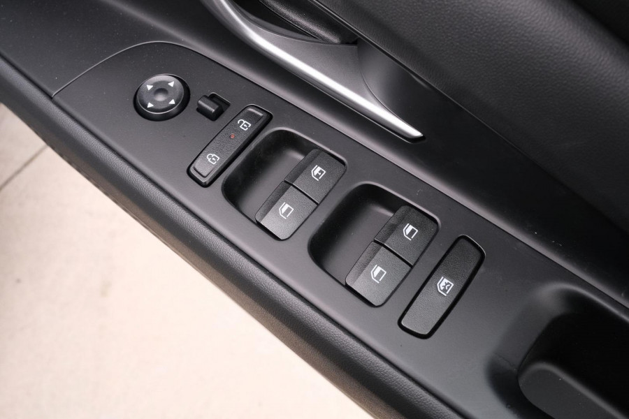 2026 Hyundai i30 CN7.V4 Hybrid Sedan Image 19