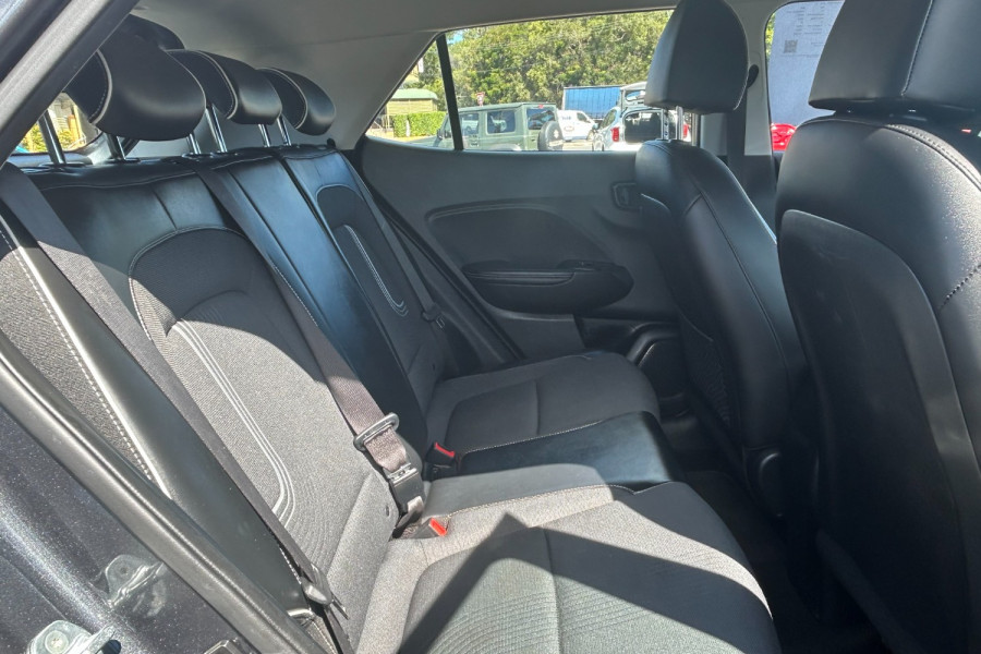 2022 Hyundai Venue QX.V4 Active SUV Image 10