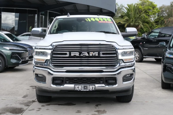 2021 MY22 Ram 2500 DJ Laramie Ute Image 3