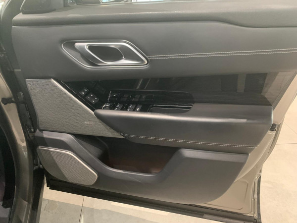 2021 Land Rover Range Rover Velar L560 P400 R-Dynamic HSE SUV image 10