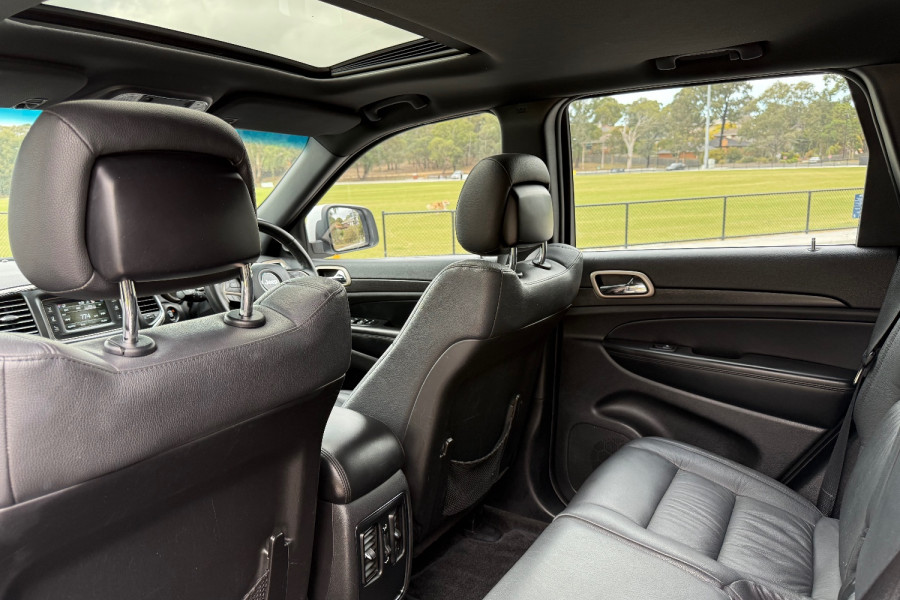 2015 Jeep Grand Cherokee WK Laredo SUV Image 24
