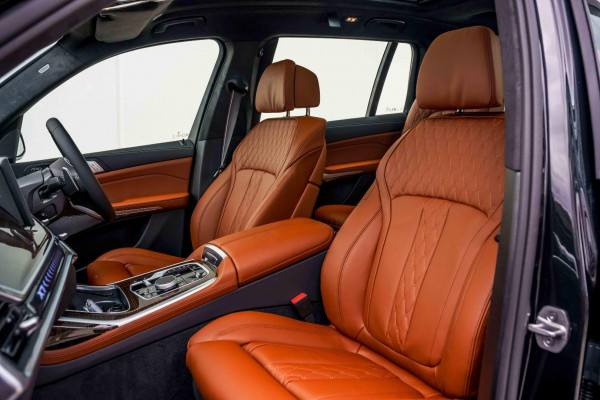 2026 BMW X7 G07 LCI xDrive40d M Sport SUV image 7